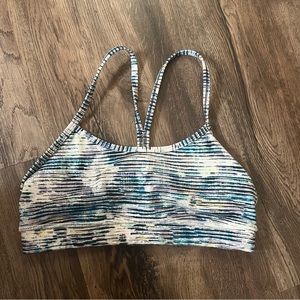 Lululemon sports bra